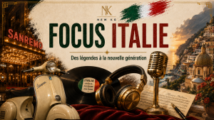 Illustration du Focus Italie de NEW KG avec un micro vintage, un vinyle, un casque audio, une Vespa, le Festival de Sanremo et un paysage de la côte italienne.